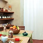 Folia Guest house 2*